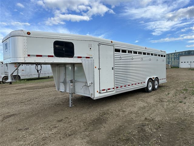 24' Mustang Aluminum 5 Horse Angle Haul w/ tack - click to get details
